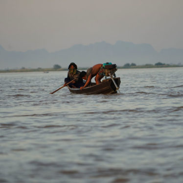 Mawlamyine : 1 jour, 2 nuits, un géant, des bonzes et 4 touristes.