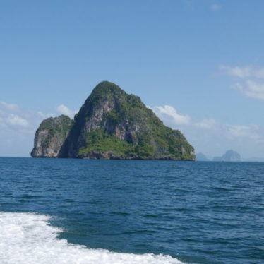 Escale à Phuket et balade au mileu des îles à Ko Lanta.