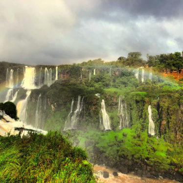 🎵 Iguazu, quand la nature chante, quand les chutes grondent.