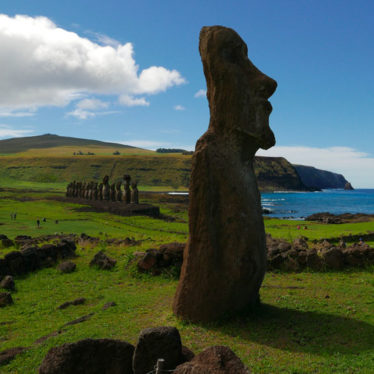 48 heures de voyage en famille sur la mystérieuse Île de Pâques.